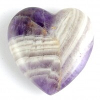 Chevron Amethyst Heart Carving [Medium]